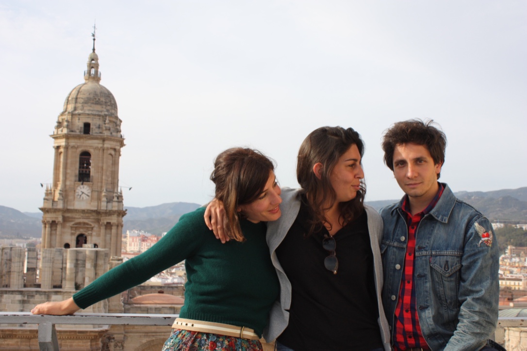 Marine Discazeaux, Alba González de Molina y Rikar Gil ("Julie")