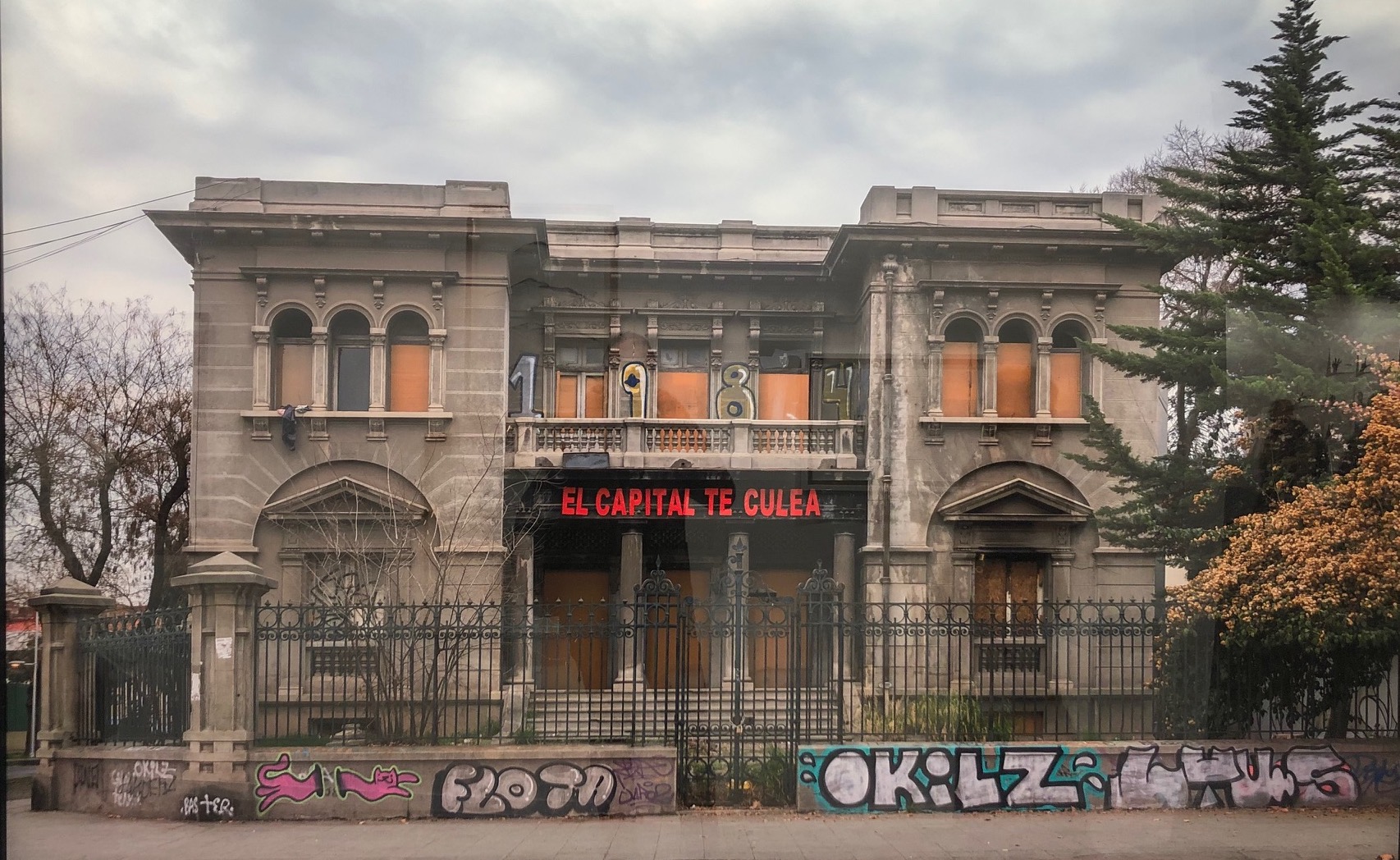 El Capital te culea. Teresa Margolles.