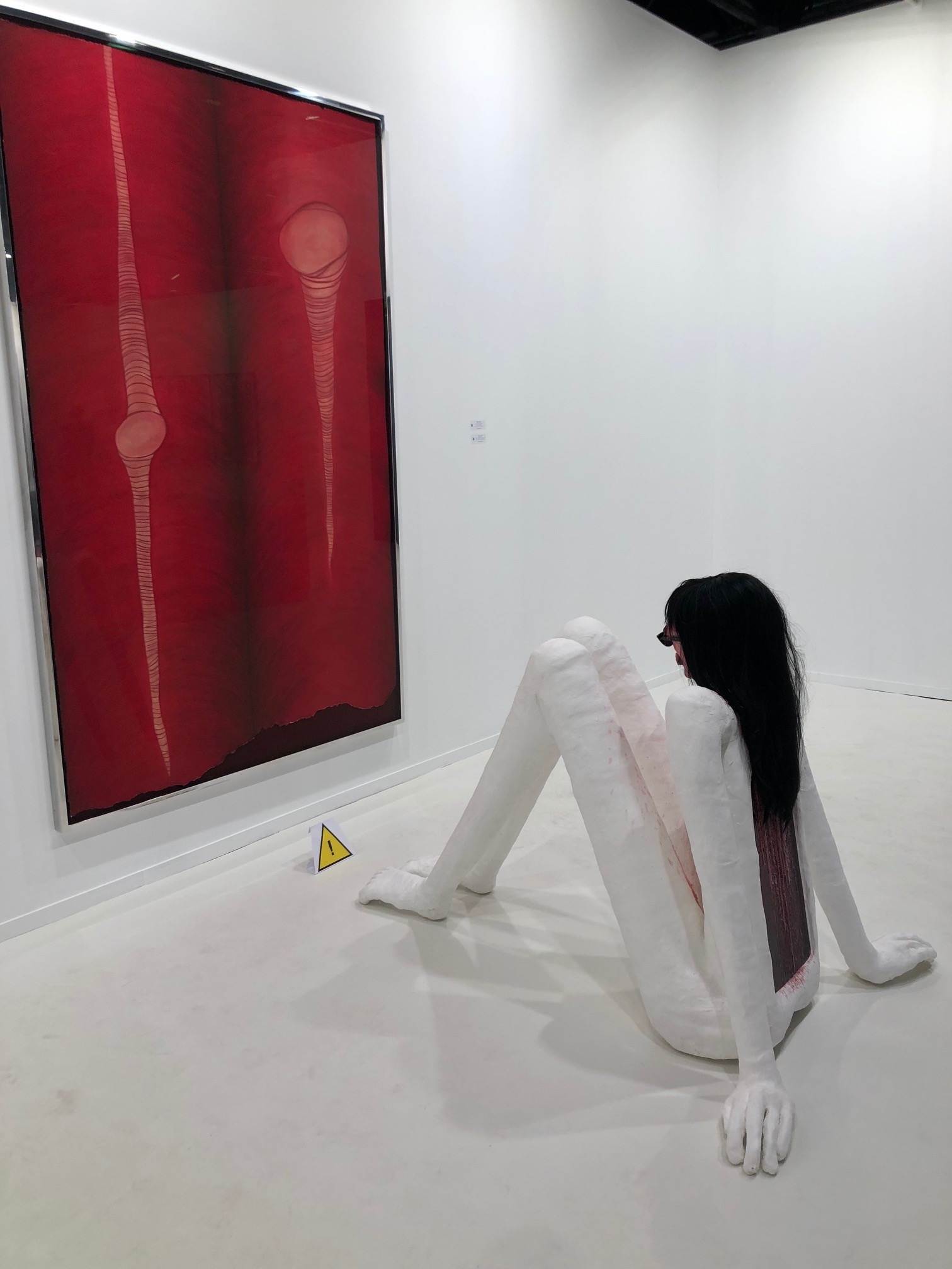 Mandy y World View. Rebecca Ackroyd.